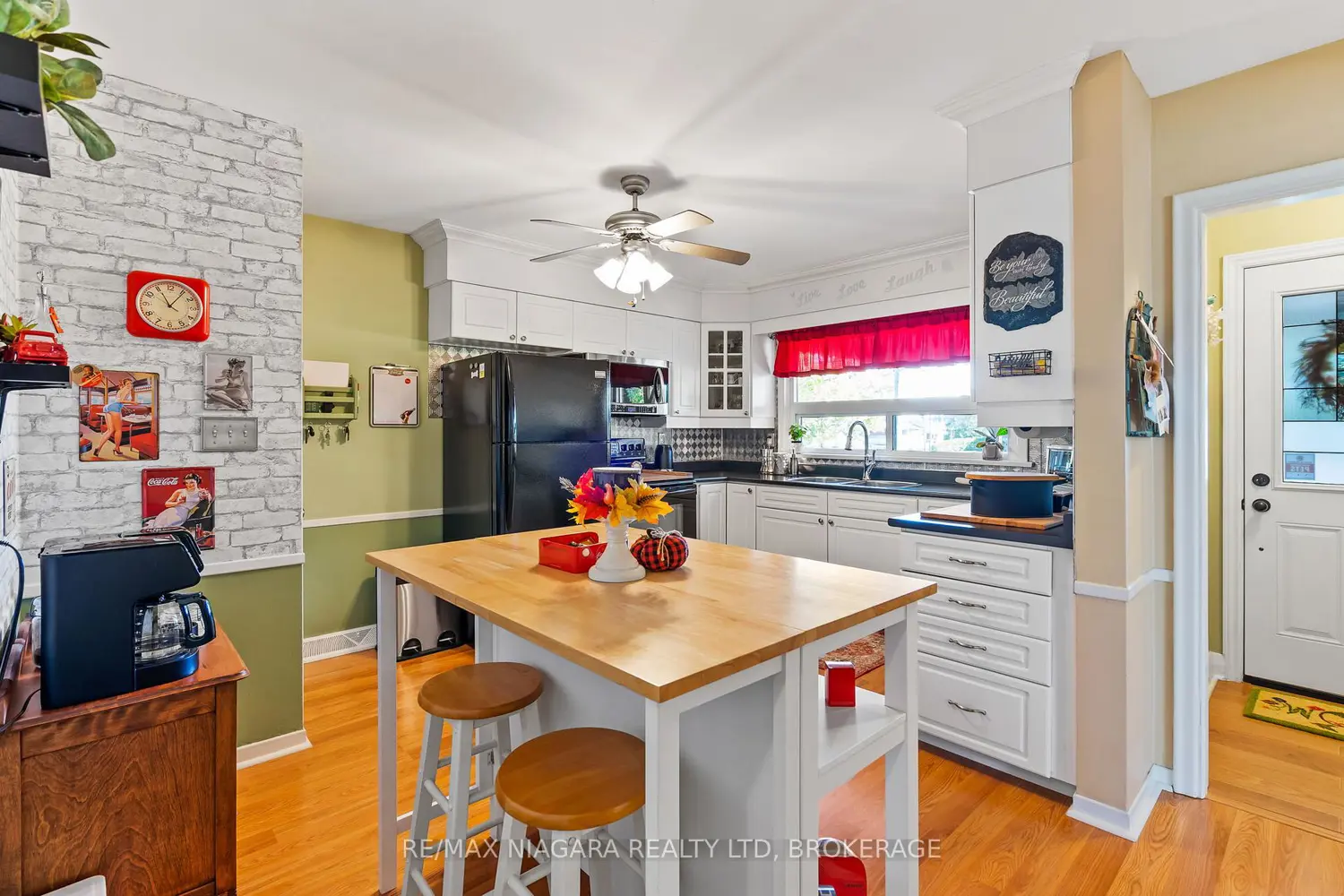 Additional image 7 of 85 Golden Boulevard