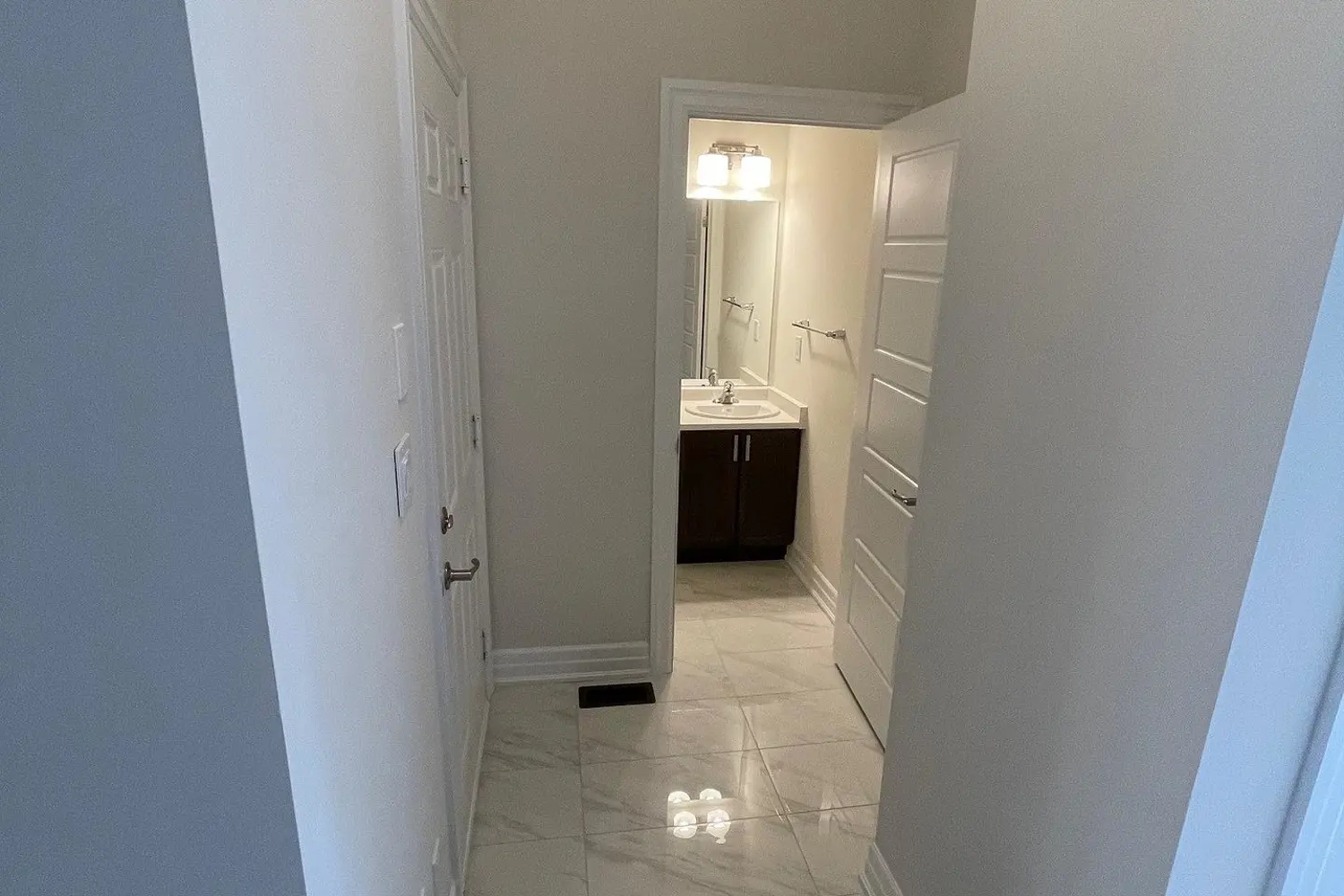 620 Colborne Street 66 photo 4