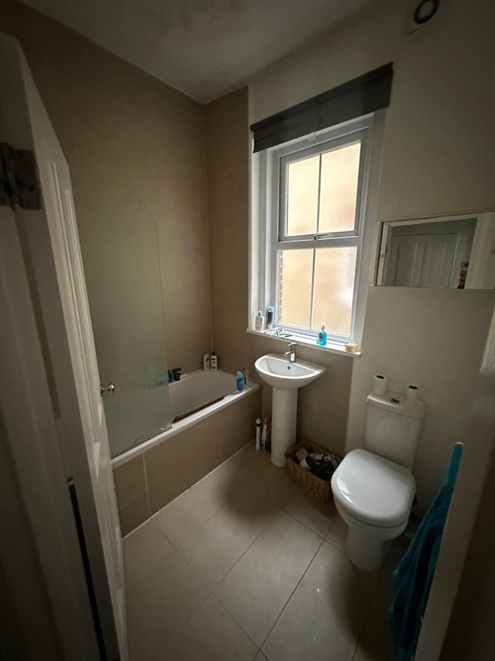 Additional image 6 of 2 Bed Flat, Edgeley Road, SW4, N1 7GU