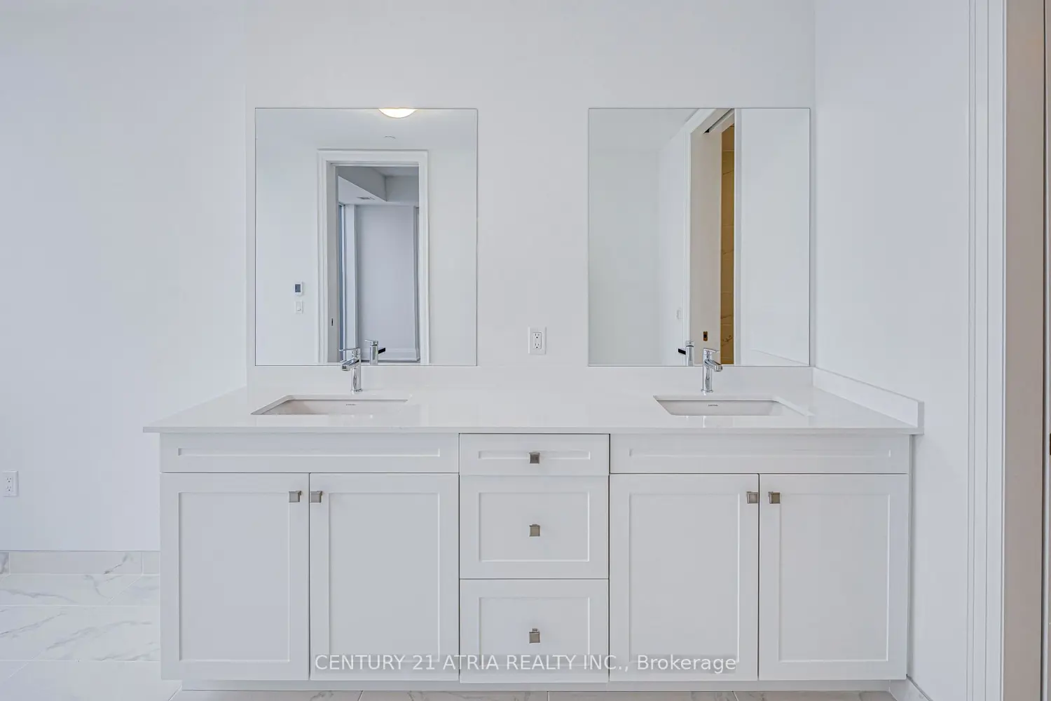 Additional image 10 of 1035 Southdown Road 2007