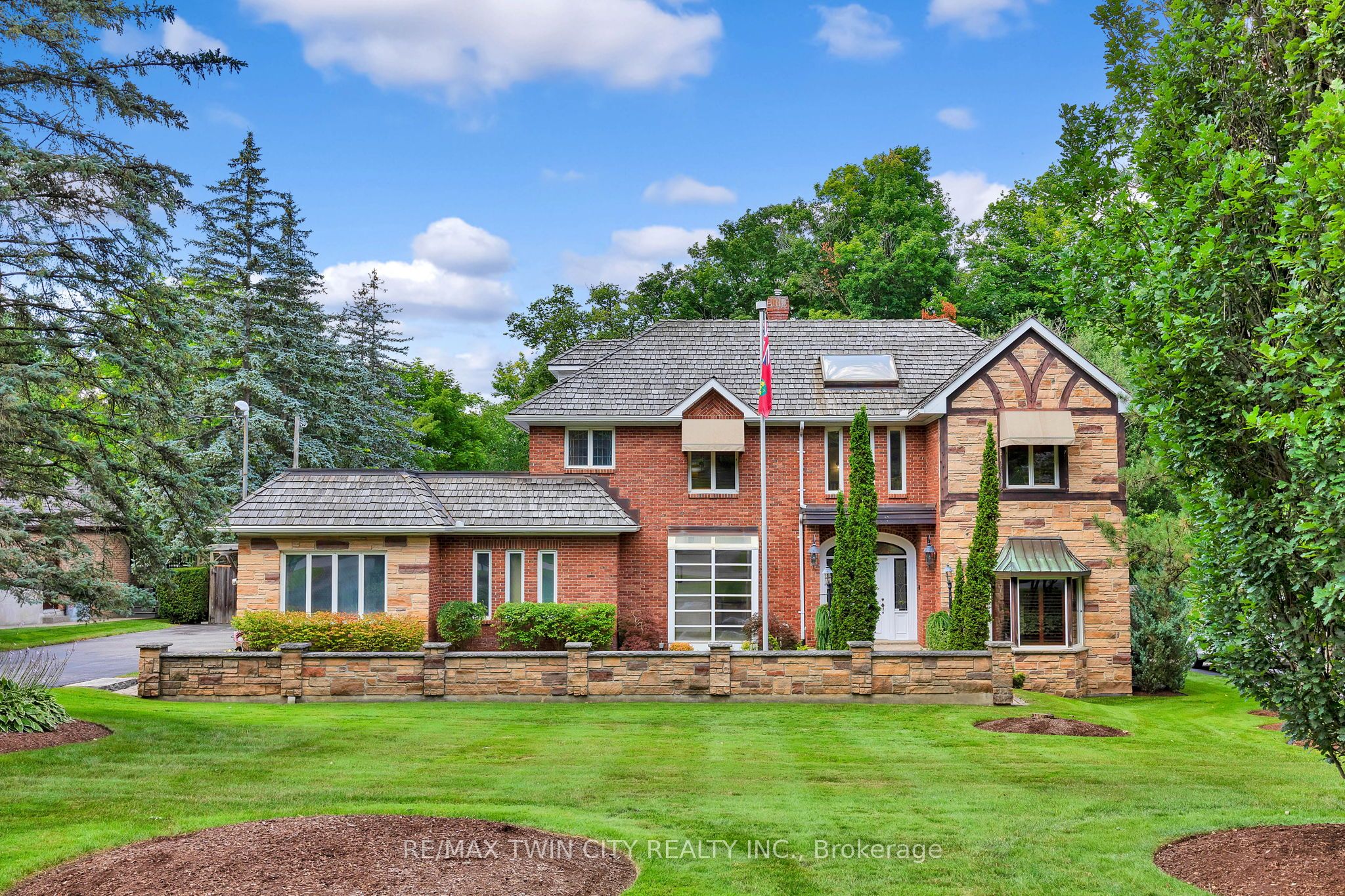 32 Maple Hill Drive, Kitchener, ON, N2M 2R8