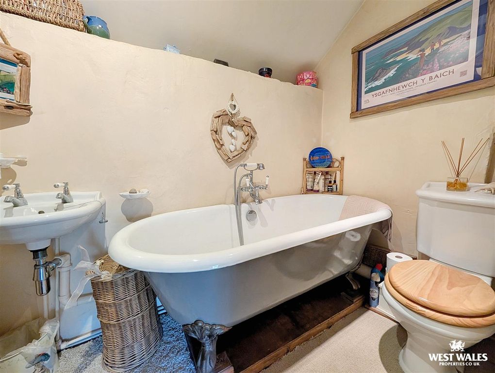 Additional image 27 of 6 bed country house for saleAbergorlech Road, Carmarthen SA32