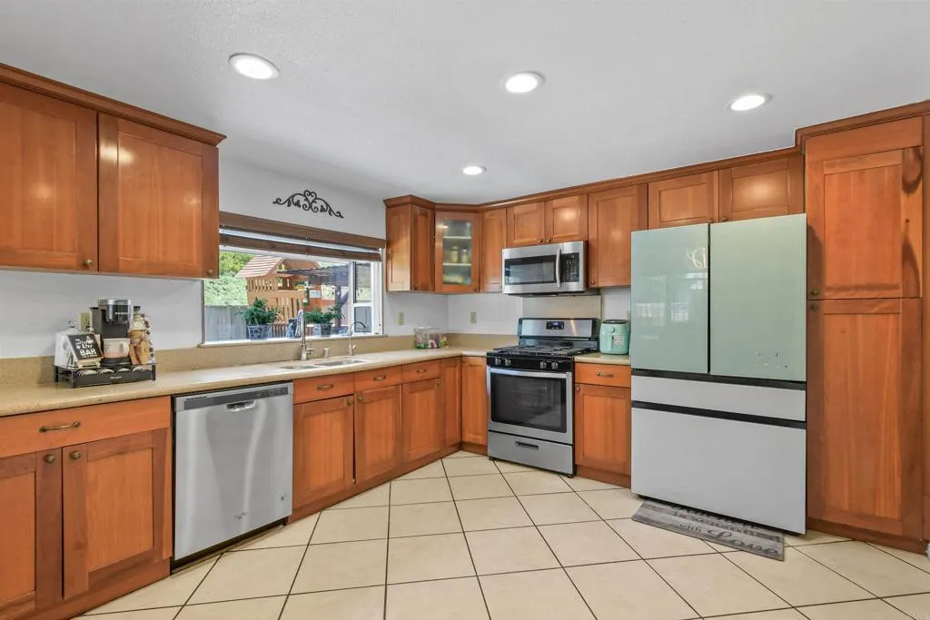 Additional image 36 of 613 Point Vicente Ct, Chula Vista, CA 91911