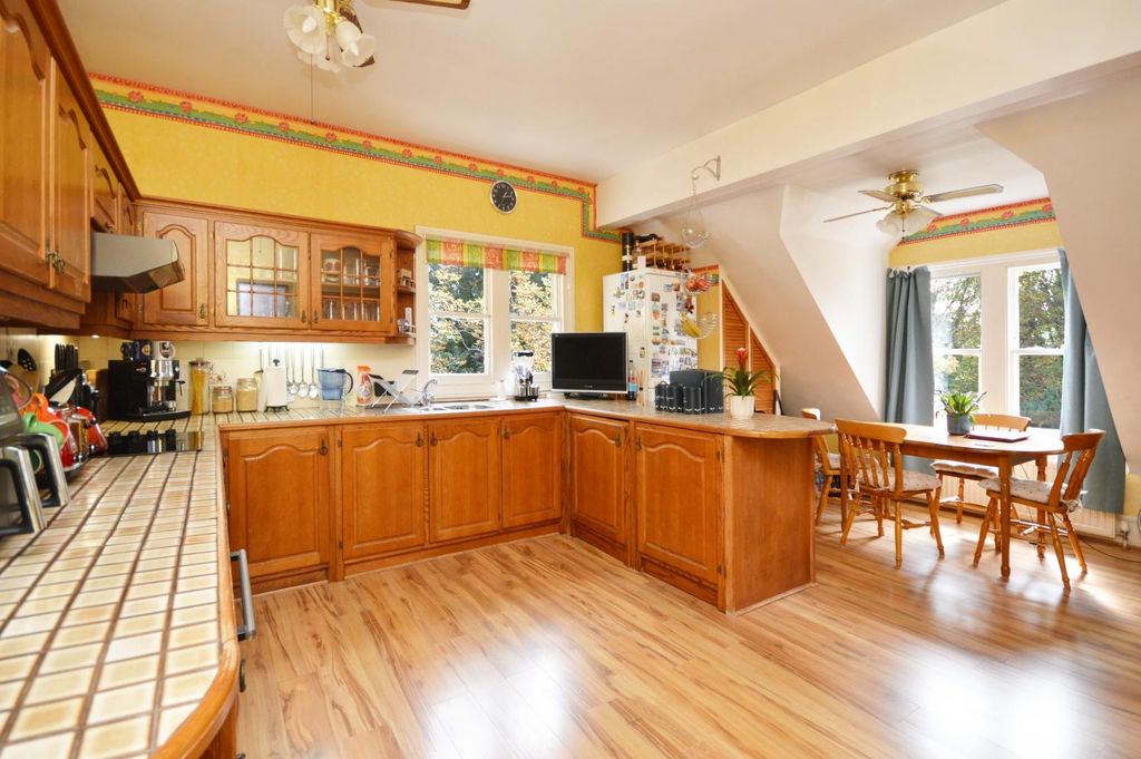 2 bed flat for saleBath Road, Bitton BS30 photo 3