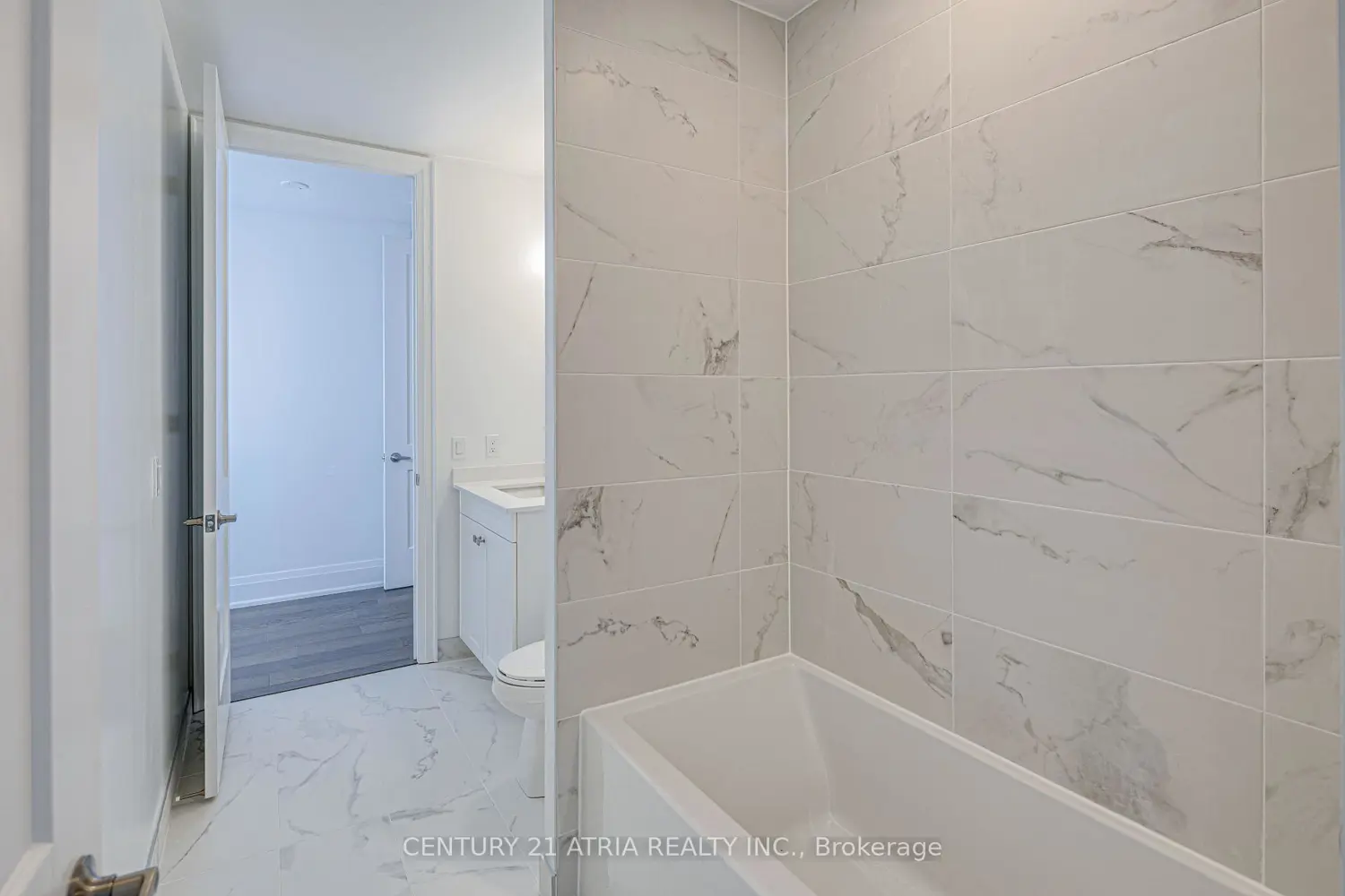 Additional image 11 of 1035 Southdown Road 2007