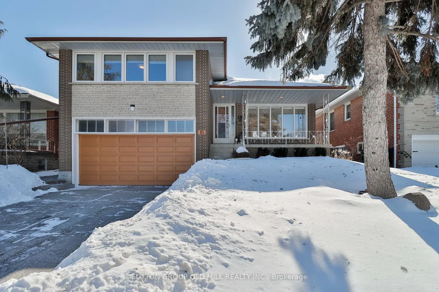 15 Manorhampton Drive, Toronto