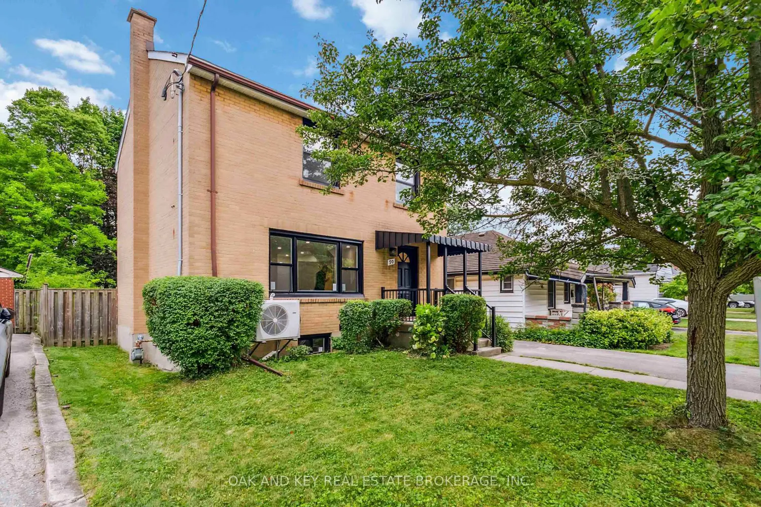 90 Jacqueline Street photo 2