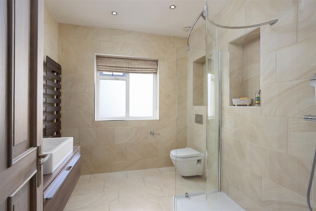 Additional image 14 of 6 bed detached house for saleSandmoor Avenue, Alwoodley, Leeds LS17
