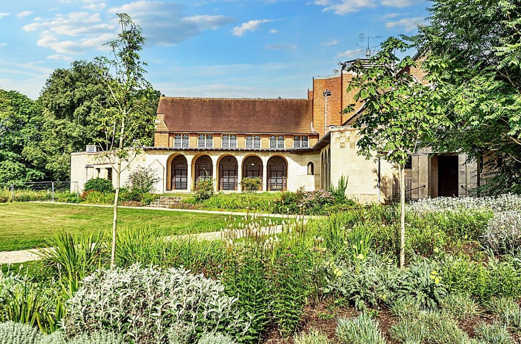 Additional image 20 of 2 bed flat for saleKings Drive, Midhurst GU29