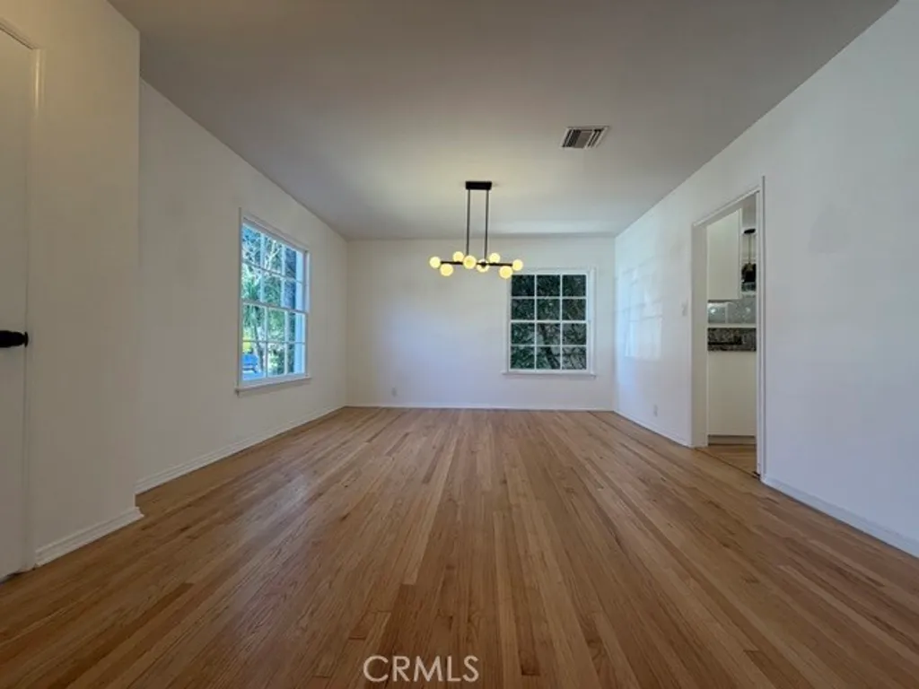 Additional image 3 of 15440 Dickens St, Sherman Oaks, CA 91403