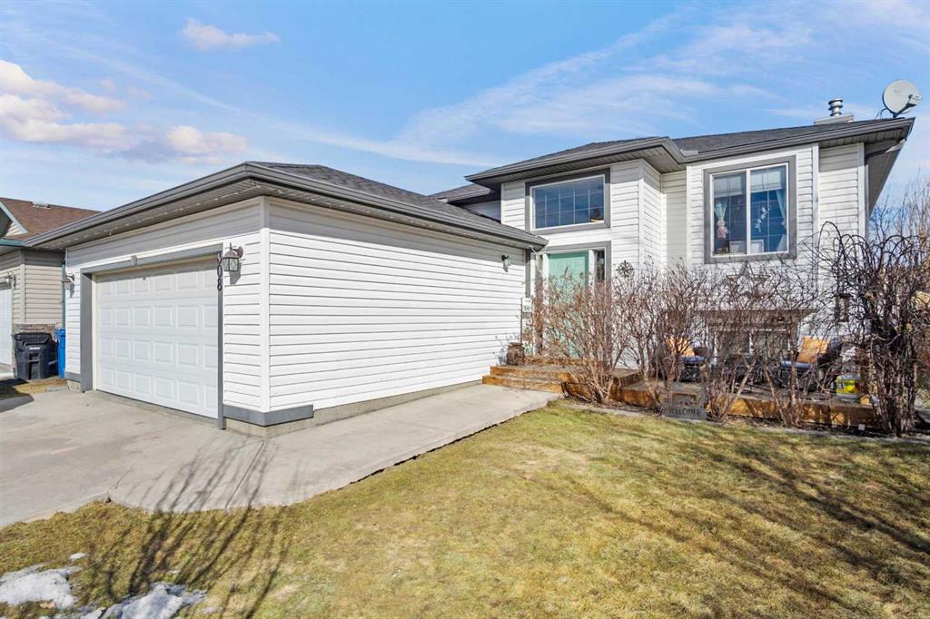 308 Carriage Lane Drive, Carstairs, AB, T0M0N0