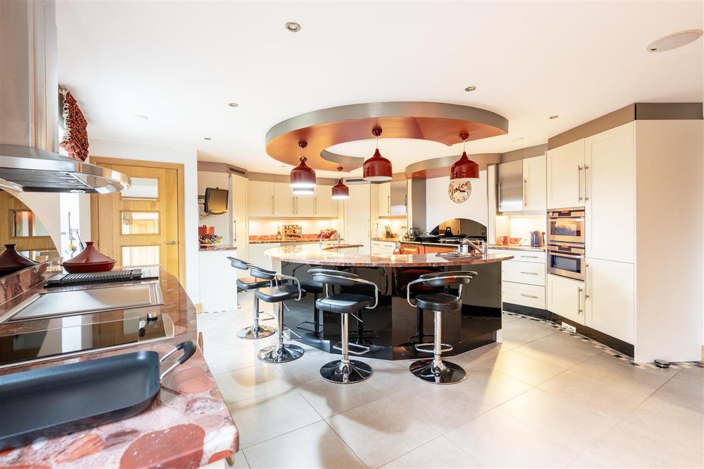 Additional image 3 of 6 bed detached house for saleShilvington, Newcastle Upon Tyne NE20