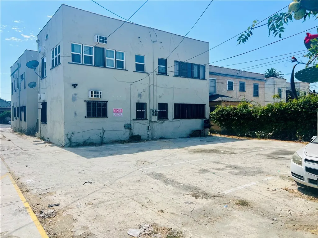 Additional image 19 of 601 W 41st Street, Los Angeles, CA 90037