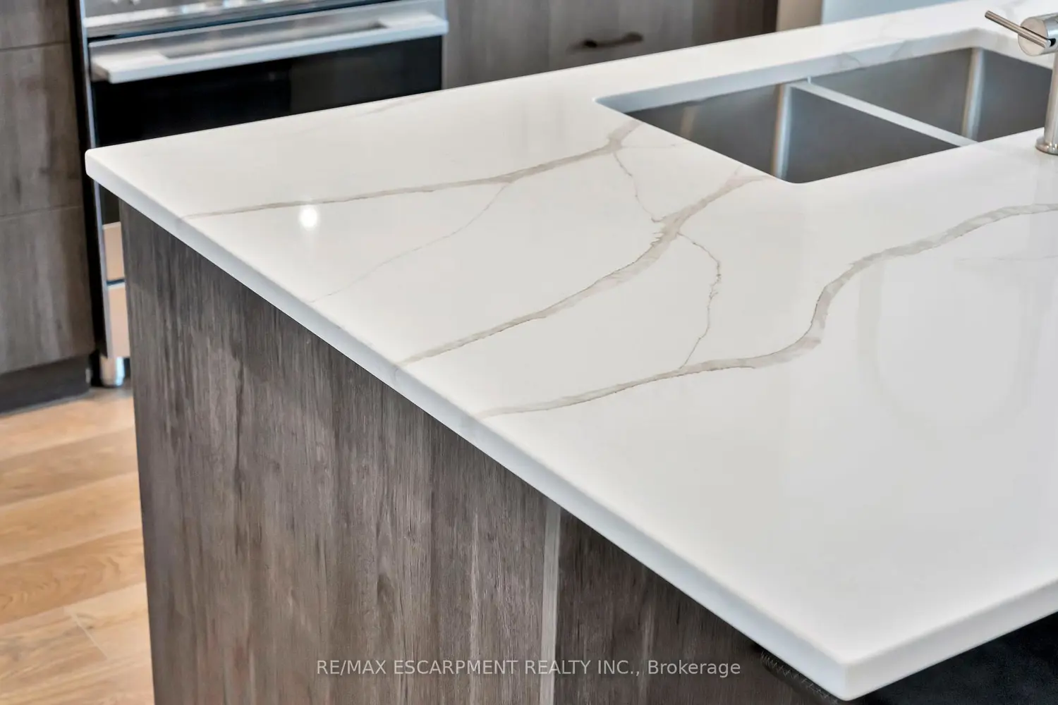 Additional image 3 of 7 Grand River Street 302