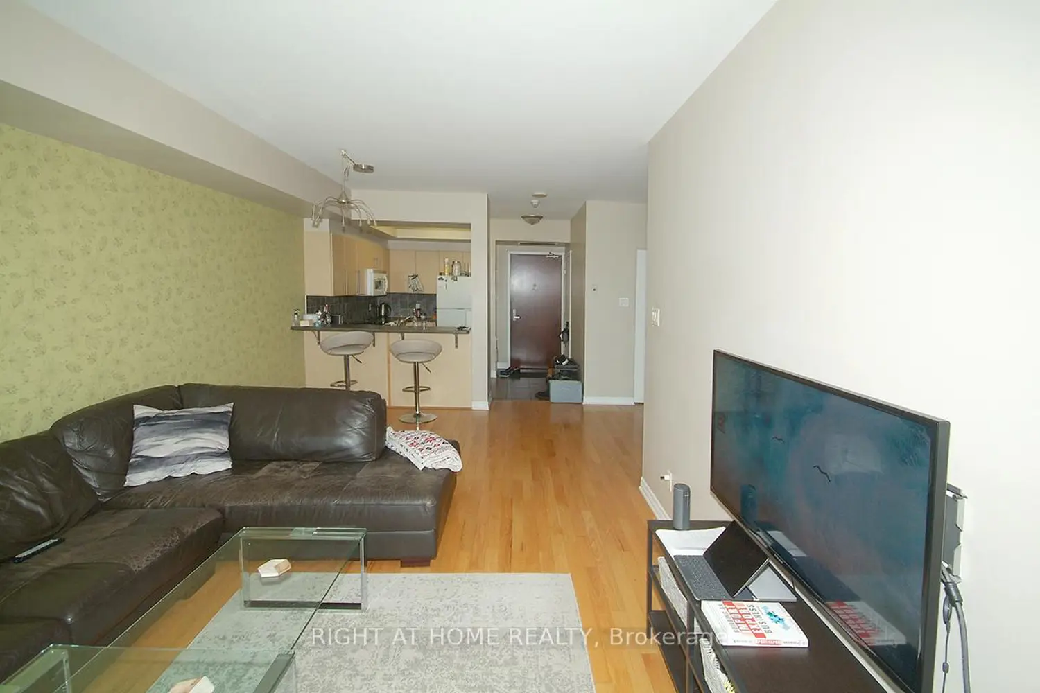 Additional image 4 of 200 Rideau Street 702