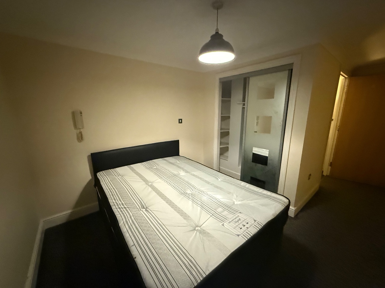 Room in a Shared Flat, Broadway Plaza, B16, N1 7GU
