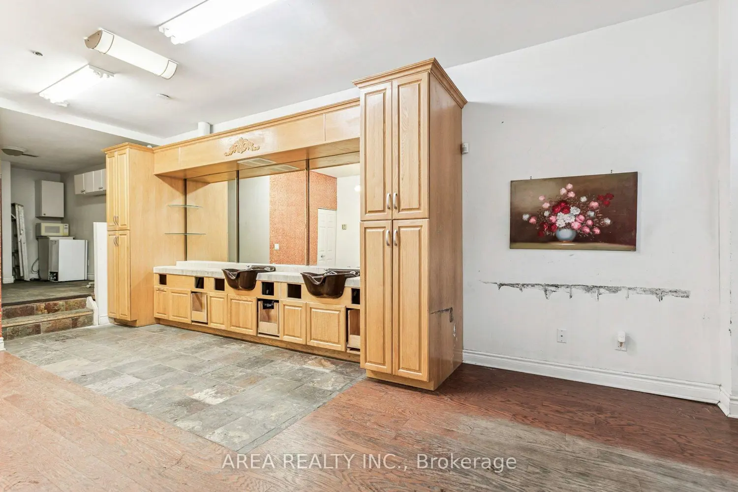 Additional image 9 of 99 Mccaul Street 99