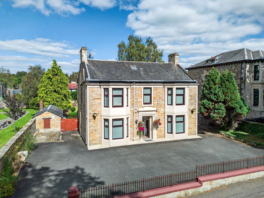 11 bed detached house for sale18 London Road, Kilmarnock KA3