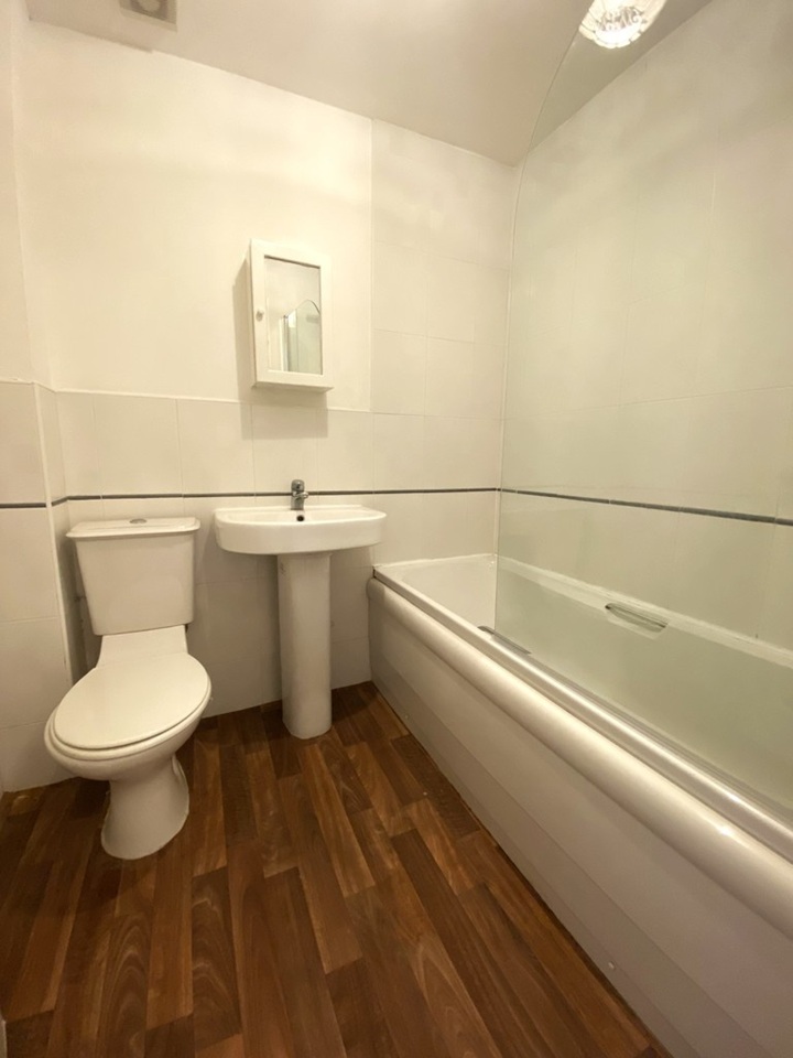 Additional image 4 of Room in a Shared House, Leeds, LS1, N1 7GU