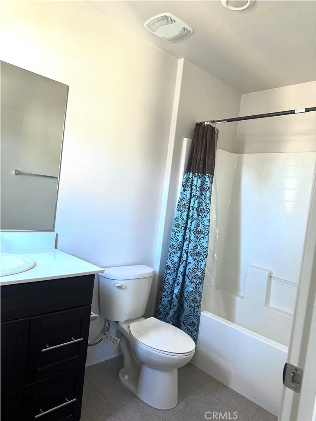 Additional image 16 of 14121 W Oak Lane, Van Nuys, CA 91405