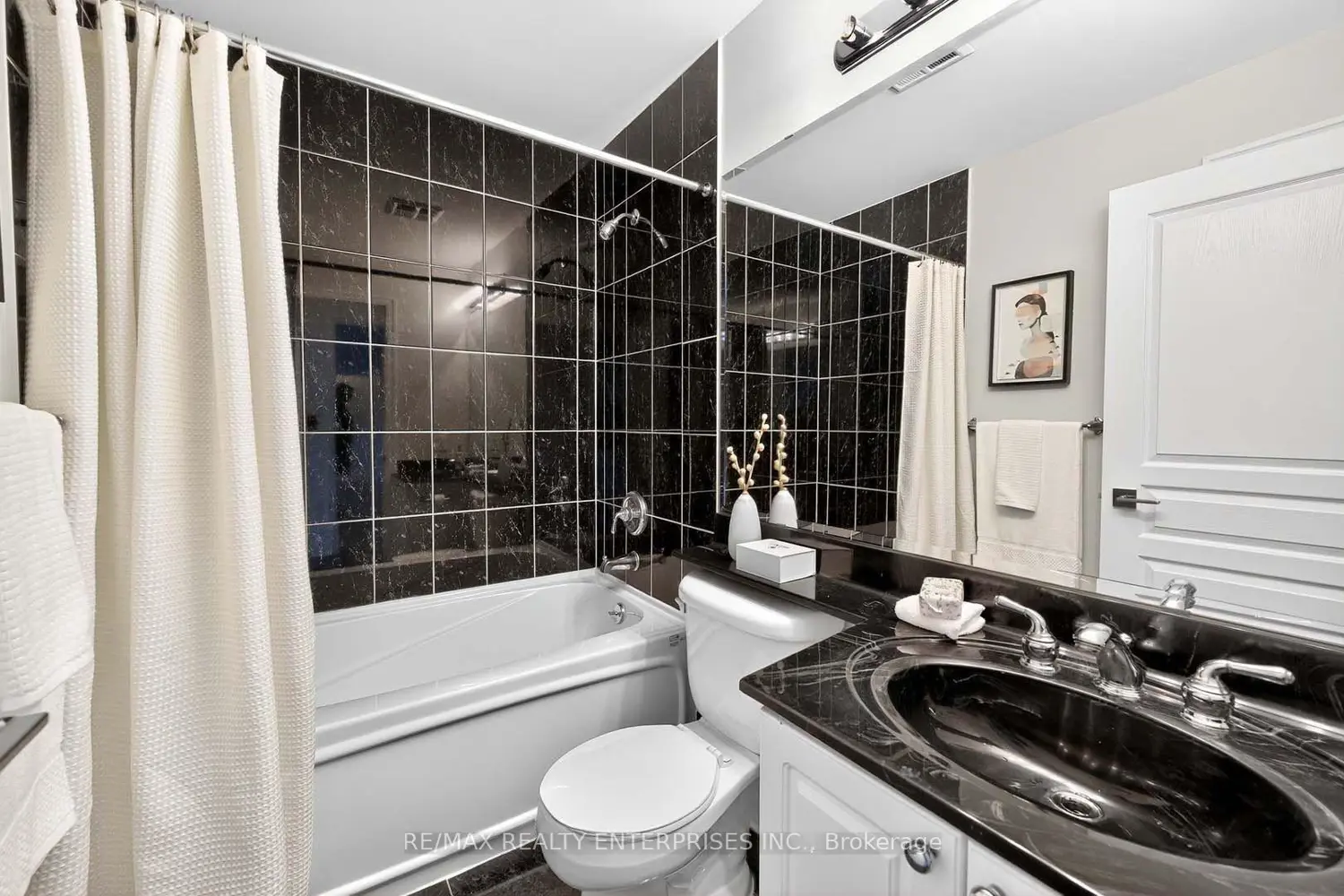 Additional image 10 of 65 Port Street 503