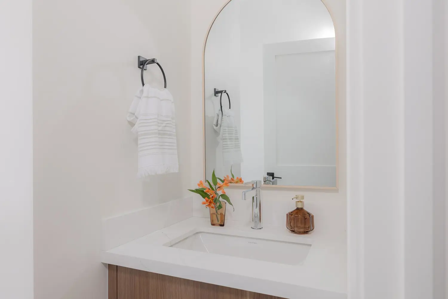 Additional image 10 of 675528 Hurontario Street