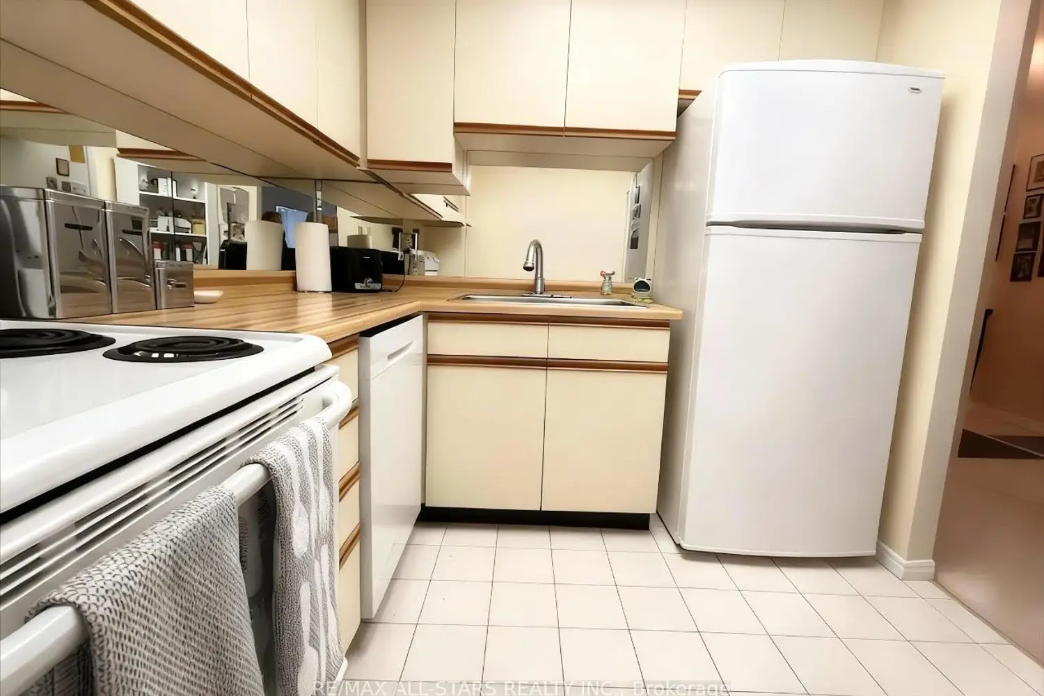 Additional image 3 of 2 Heritage Way 103