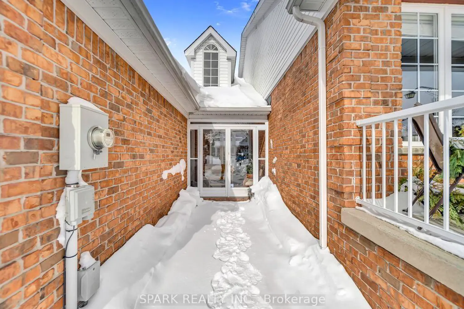 174 Riverwalk Place photo 2