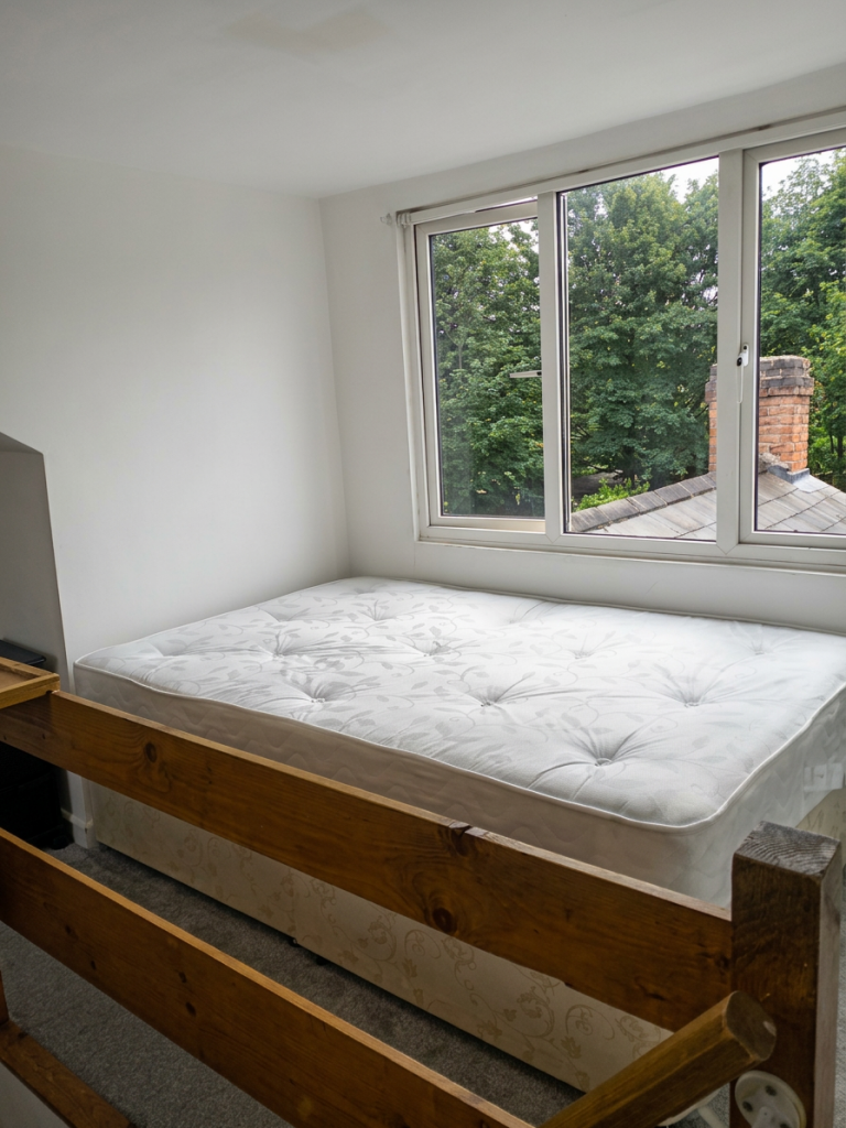 Additional image 7 of Warwards Lane - 4 bed, Selly Oak, West Midlands, B29