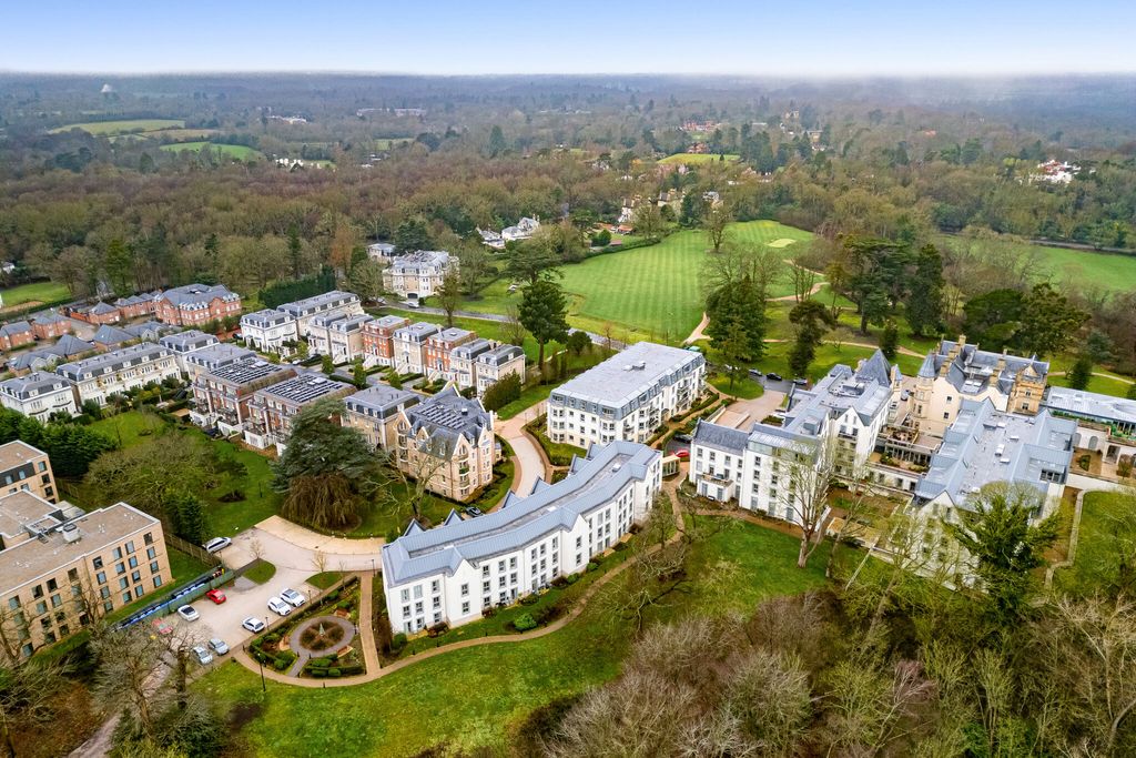 Additional image 16 of 3 bed penthouse for saleMagna Carta Park, The Huntingfield, Egham TW20