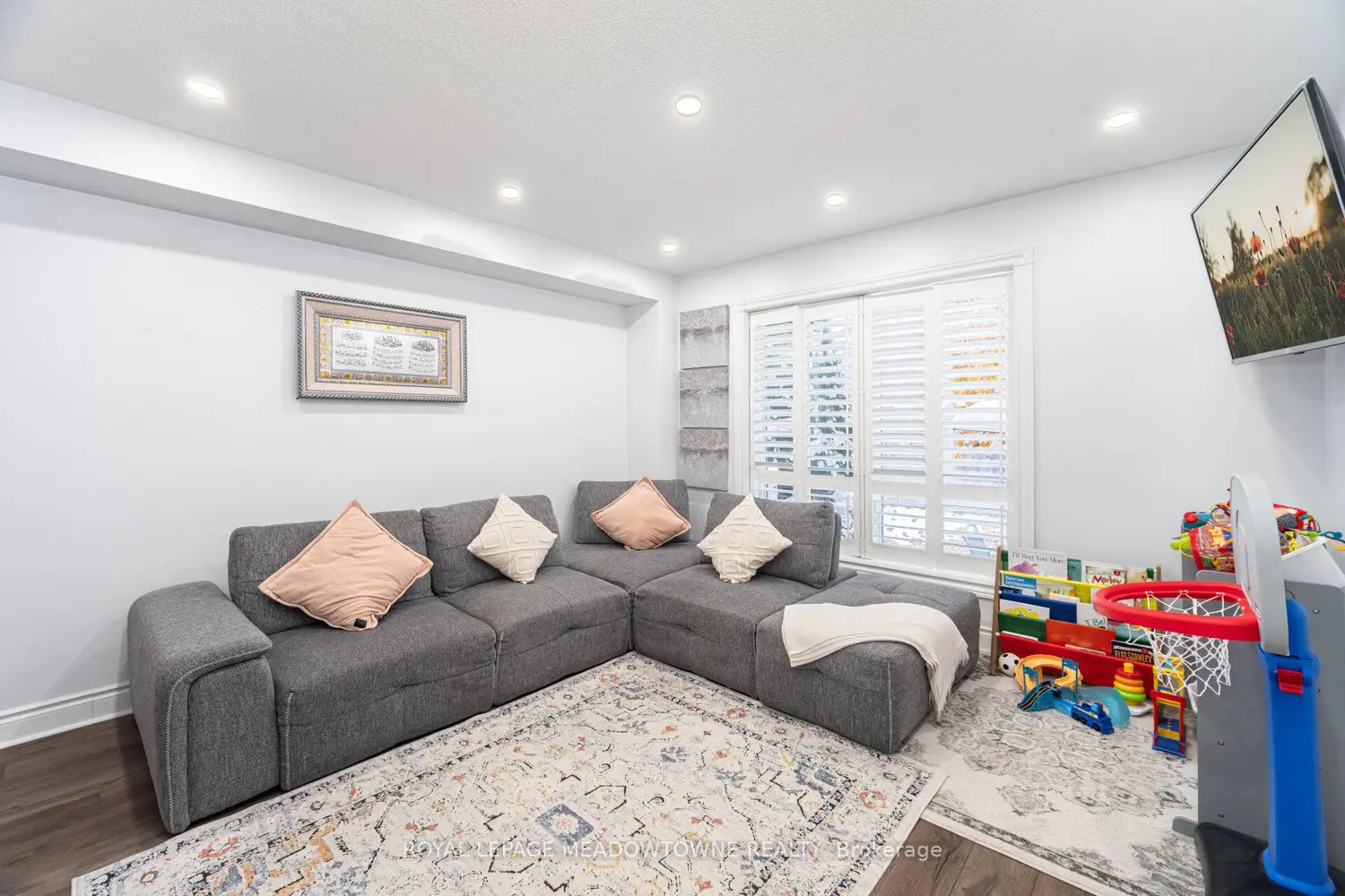 Additional image 7 of 5865 Dalebrook Crescent 15B