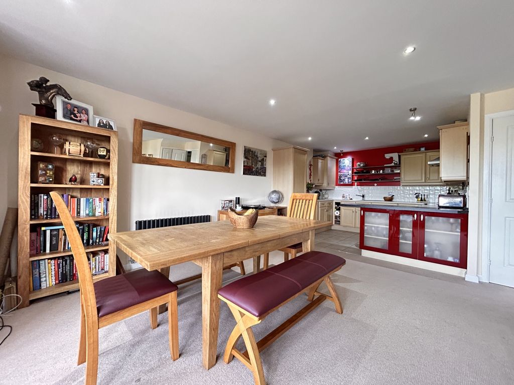 3 bed flat for saleMonument Court, Durham, County Durham DH1 photo 3