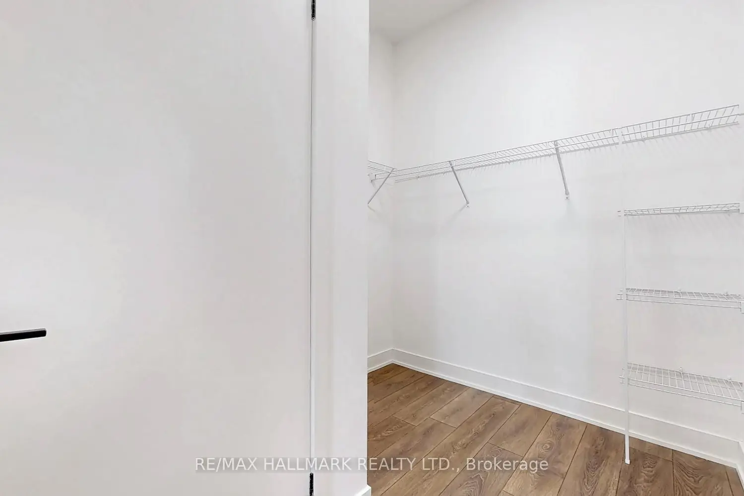 Additional image 10 of 1285 Queen Street 102