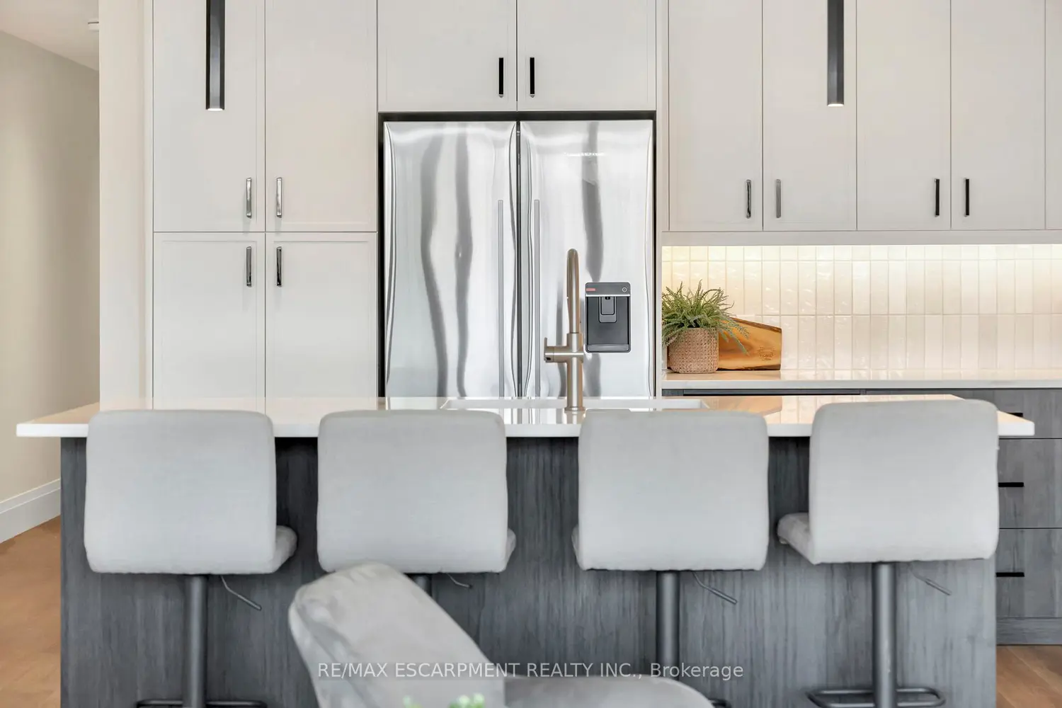 7 Grand River Street 203 photo 3