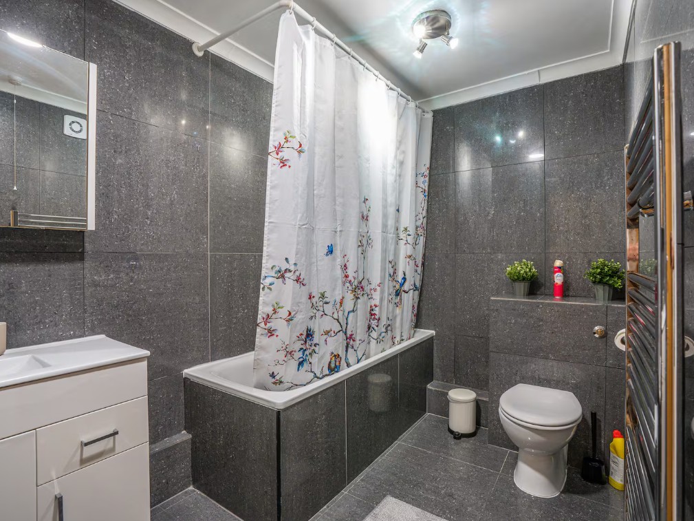 Additional image 11 of 1 Bed Flat, North End Road, W14, N1 7GU
