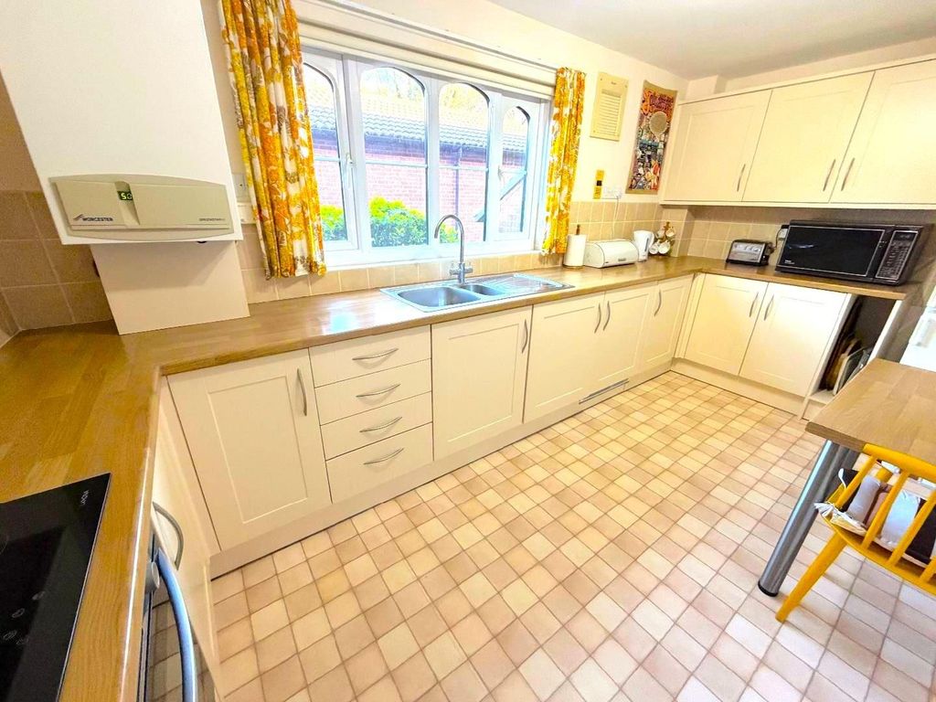 Additional image 5 of 2 bed flat for saleFour Winds Court, West Park, Hartlepool TS26