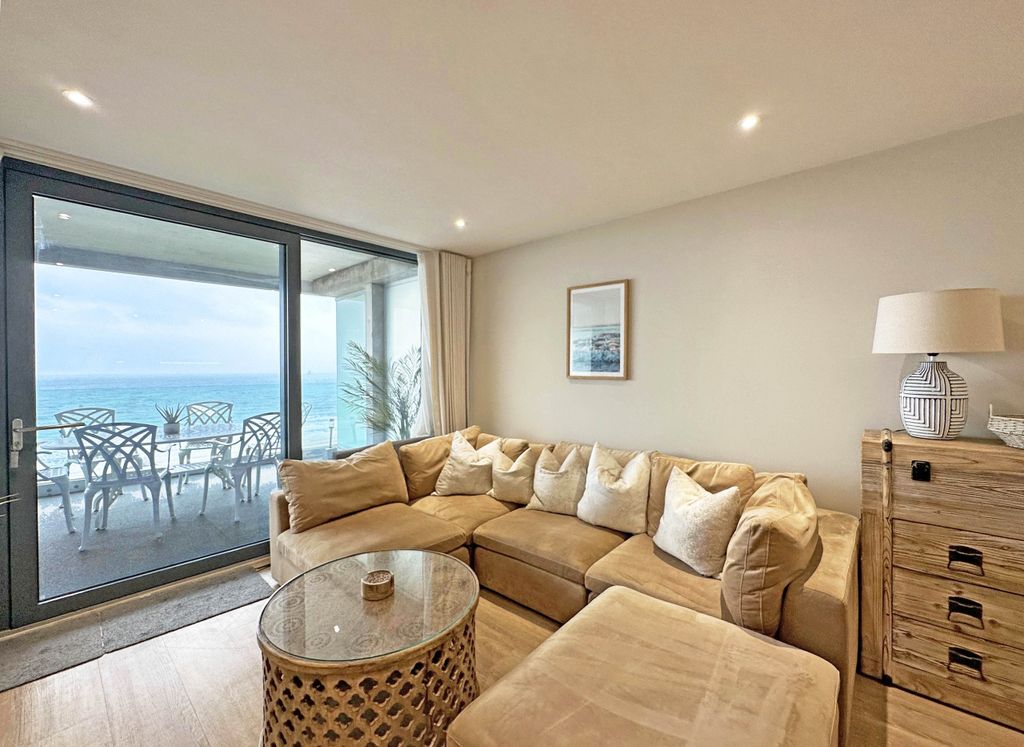 Additional image 7 of 3 bed flat for saleCliff Road, Falmouth, Cornwall TR11