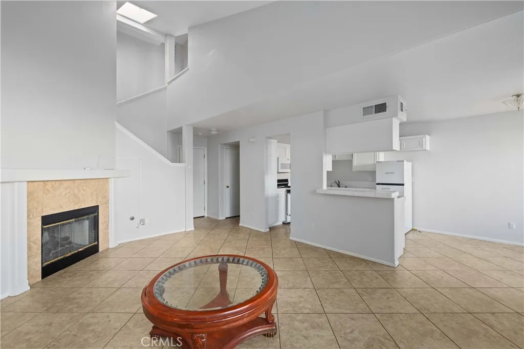 Additional image 2 of 39237 10th St W Unit C, Palmdale, CA 93551