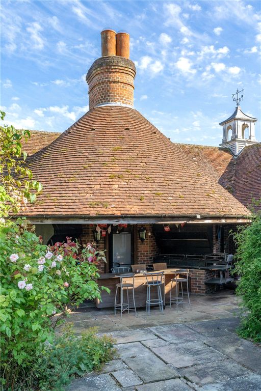 Additional image 18 of 7 bed equestrian for saleThe Whole | Hillfields Farm, Lower Basildon, Reading, Berkshire RG8