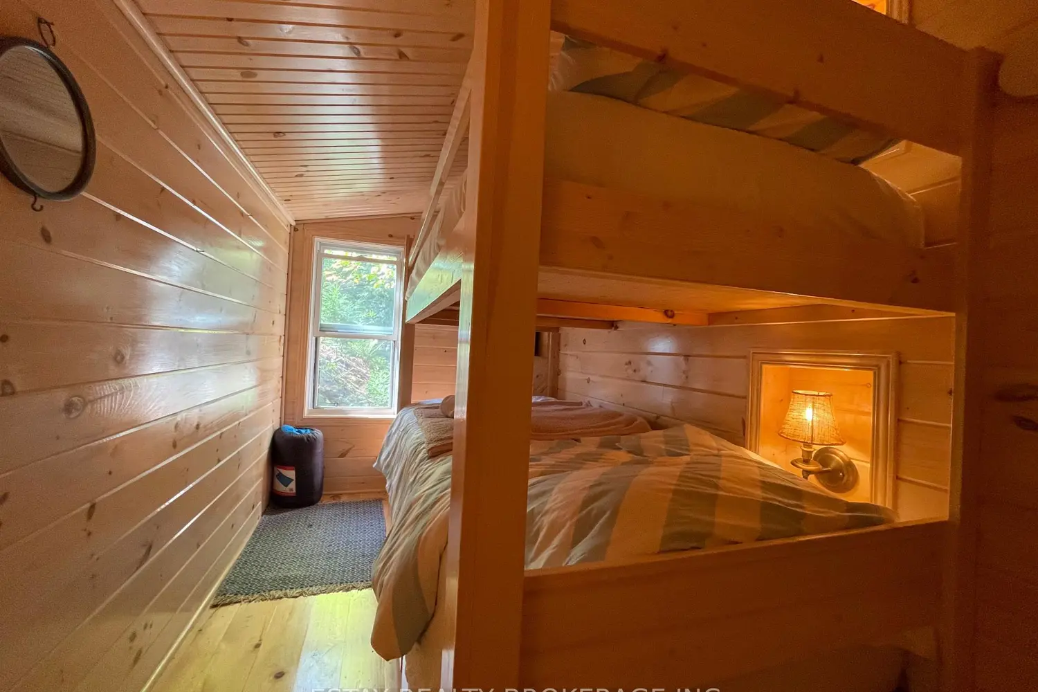 Additional image 8 of 1 Island 60