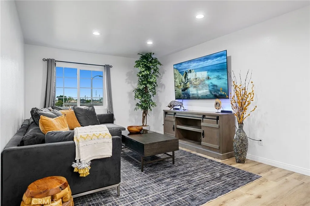 Additional image 46 of 329 E Lanzit Ave, Los Angeles, CA 90061