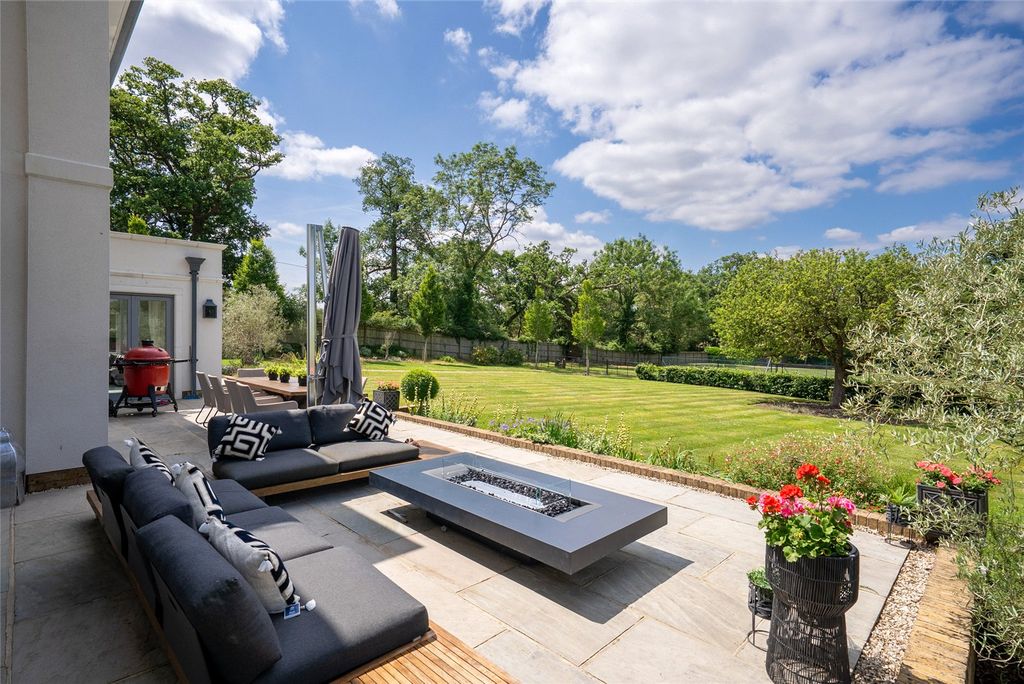 Additional image 37 of 9 bed detached house for saleStubbs Hill, Binfield, Bracknell, Berkshire RG42
