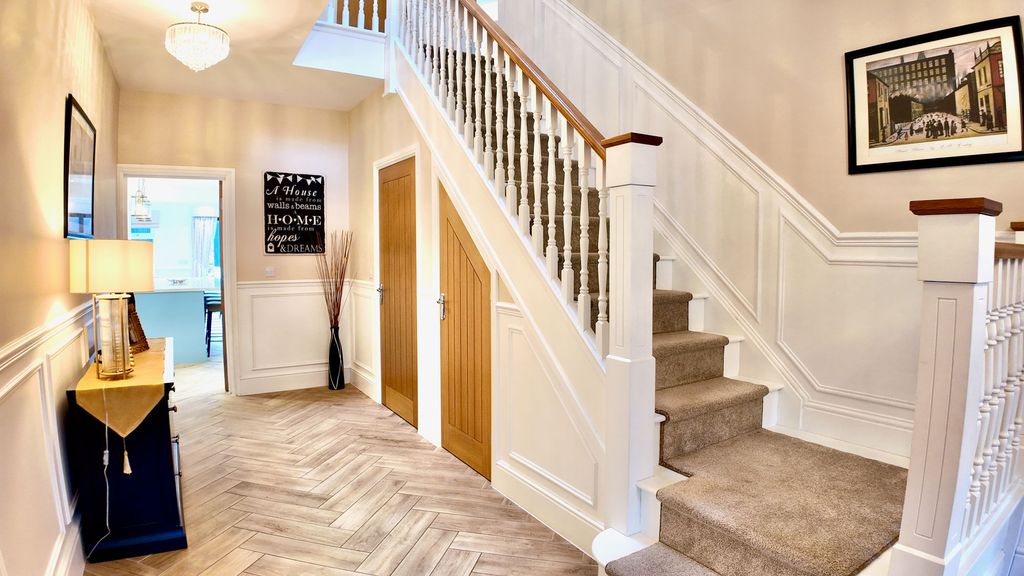 Additional image 17 of 5 bed detached house for saleOak Tree Rise, Newbridge NP11