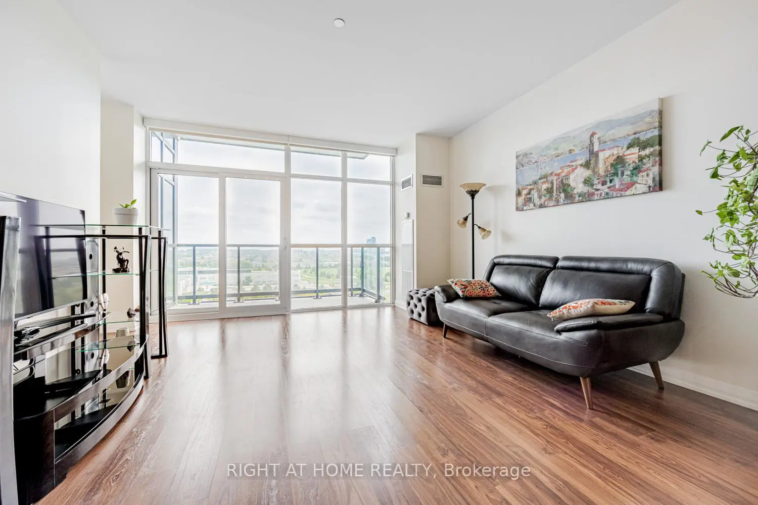 65 Oneida Crescent 1010 photo 4