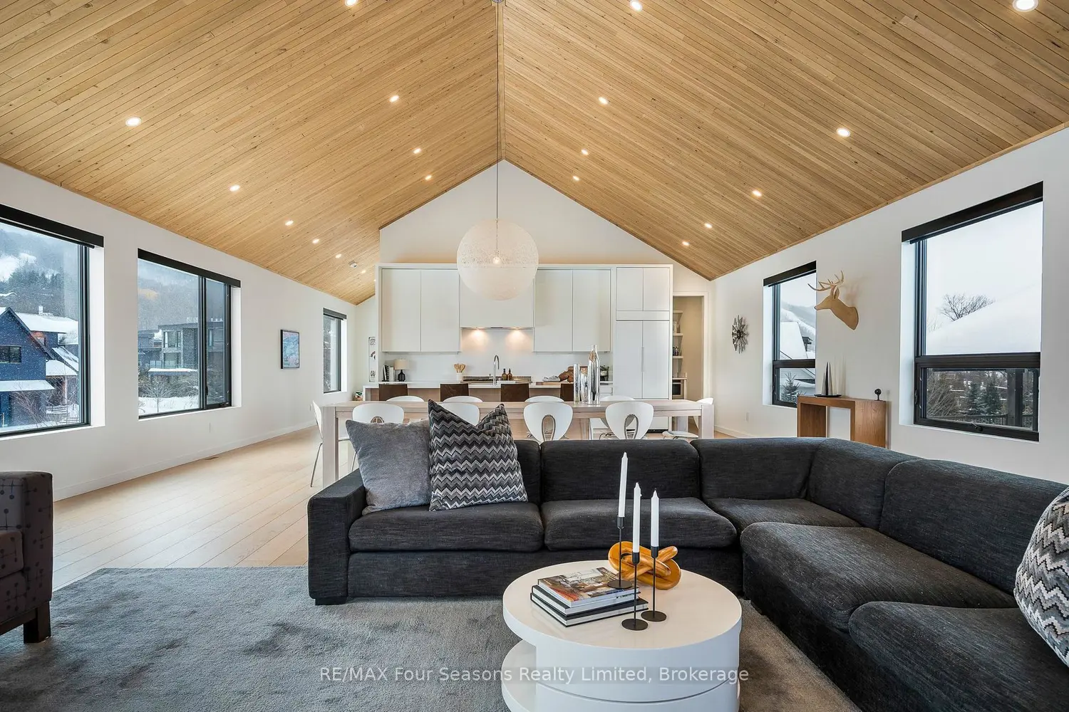 Additional image 4 of 126 Courchevel Crescent