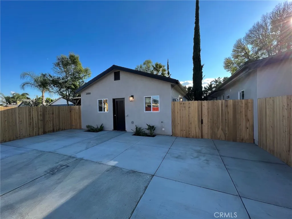 Additional image 3 of 22050 Hart Street, Canoga Park, CA 91303