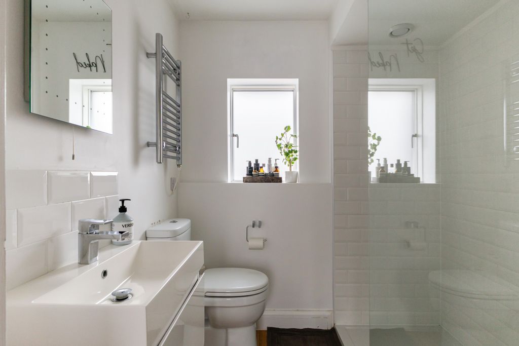 Additional image 9 of 2 bed flat for saleBewick Mews, Hungerford RG17