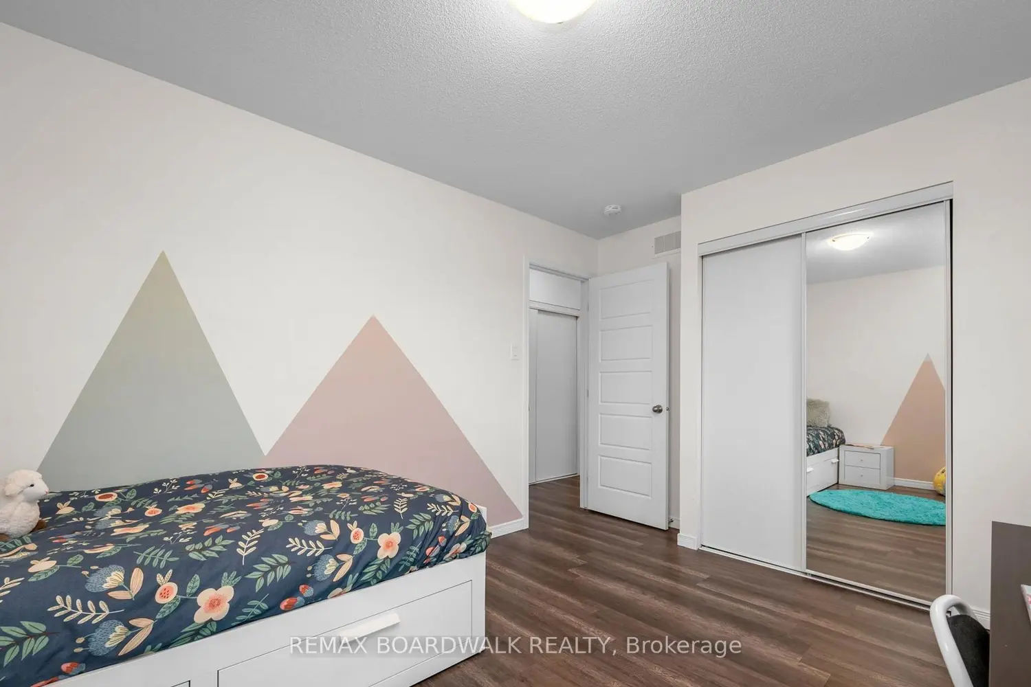 Additional image 17 of 302 Haliburton Heights