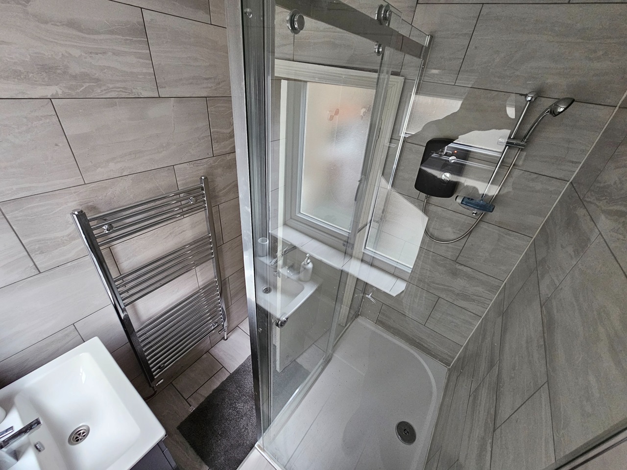 Additional image 4 of 2 Bed Flat, Dorothy Road, SW11, N1 7GU