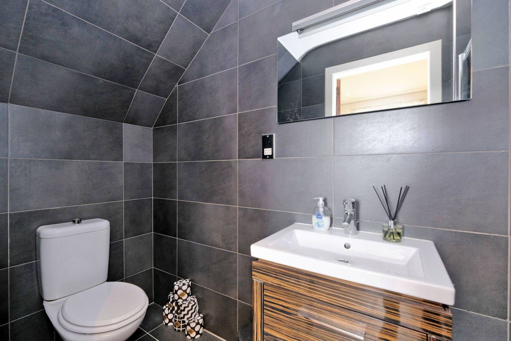 Additional image 16 of 2 bed flat for saleForest Avenue, Aberdeen AB15